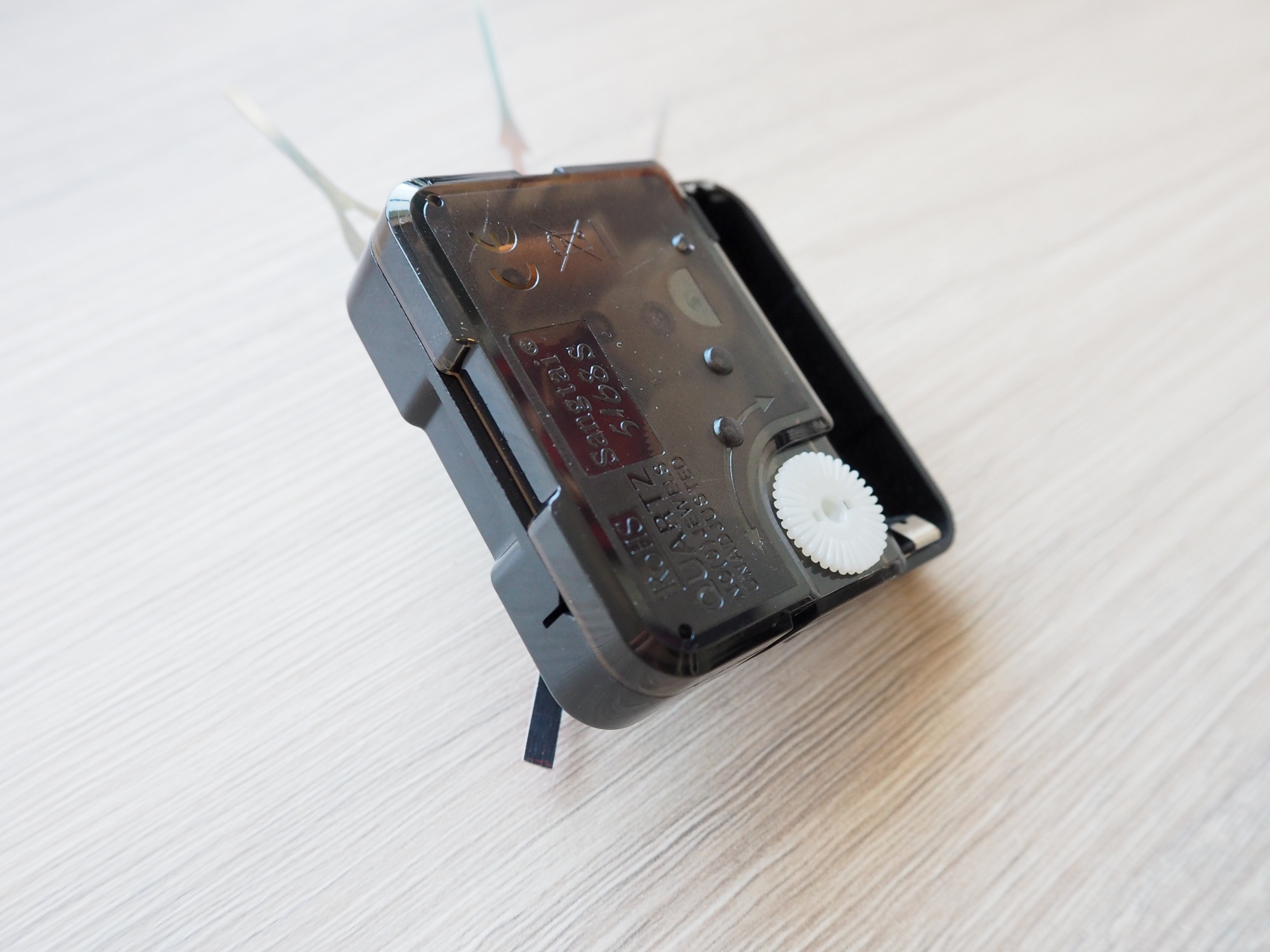 Hodinový strojek (4)